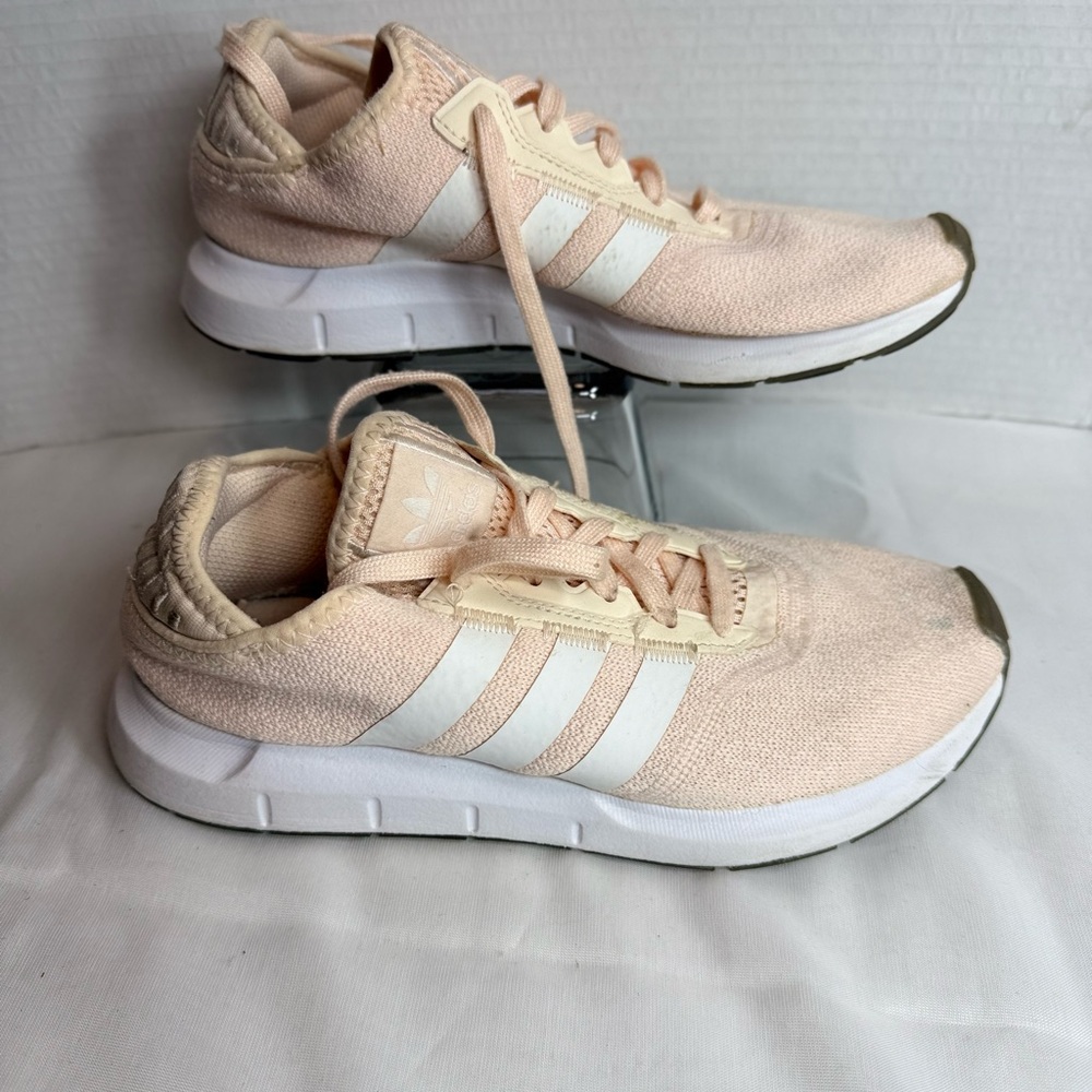 Adidas Swift Run X W Athletic Sneakers Shoes Pink Peach FY2136 Womens Size 6.5